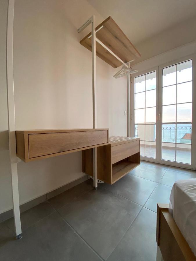Villa Eleni Greece - Wonderful Sea View Studios Nea Roda Buitenkant foto