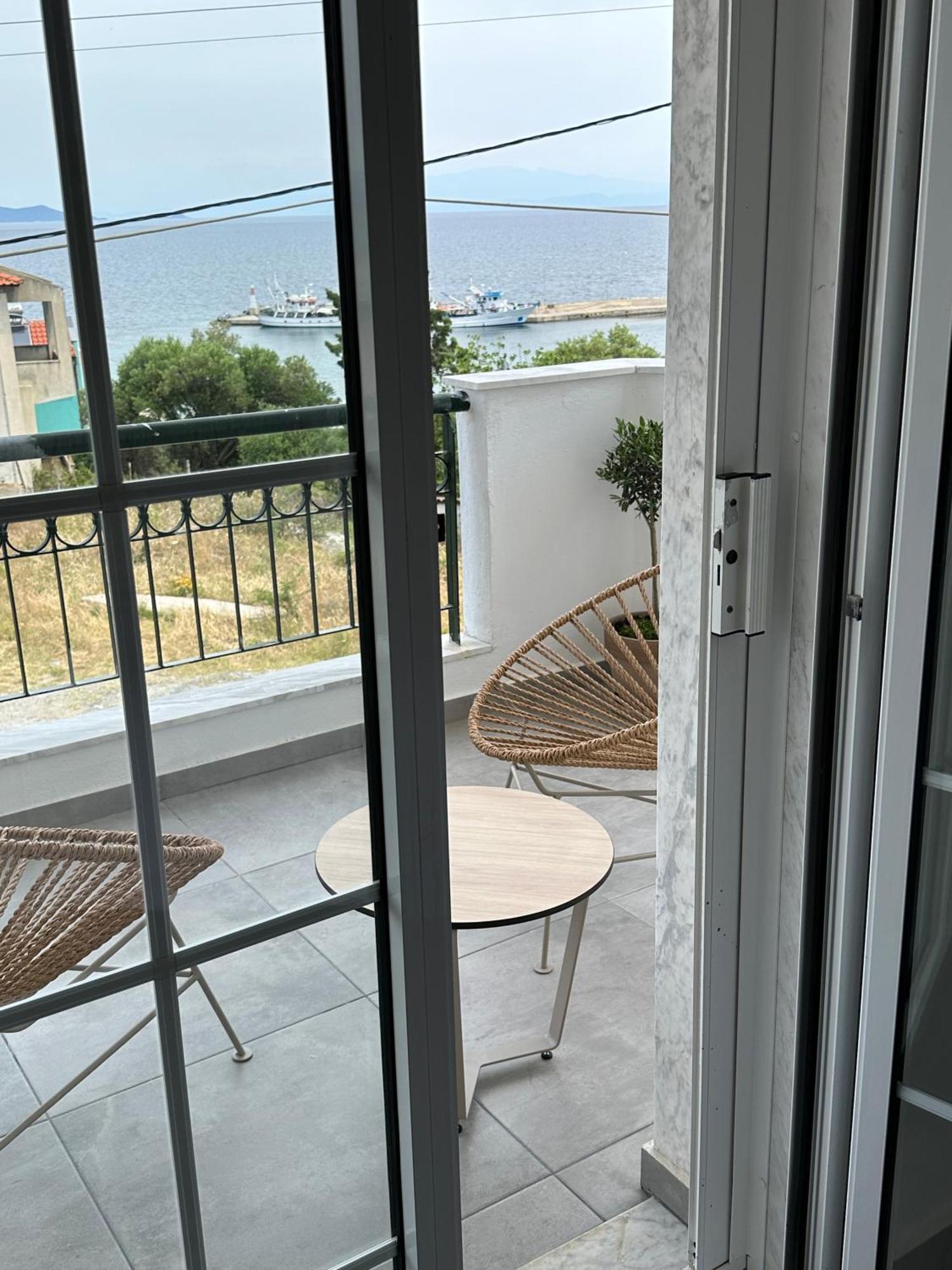 Villa Eleni Greece - Wonderful Sea View Studios Nea Roda Buitenkant foto