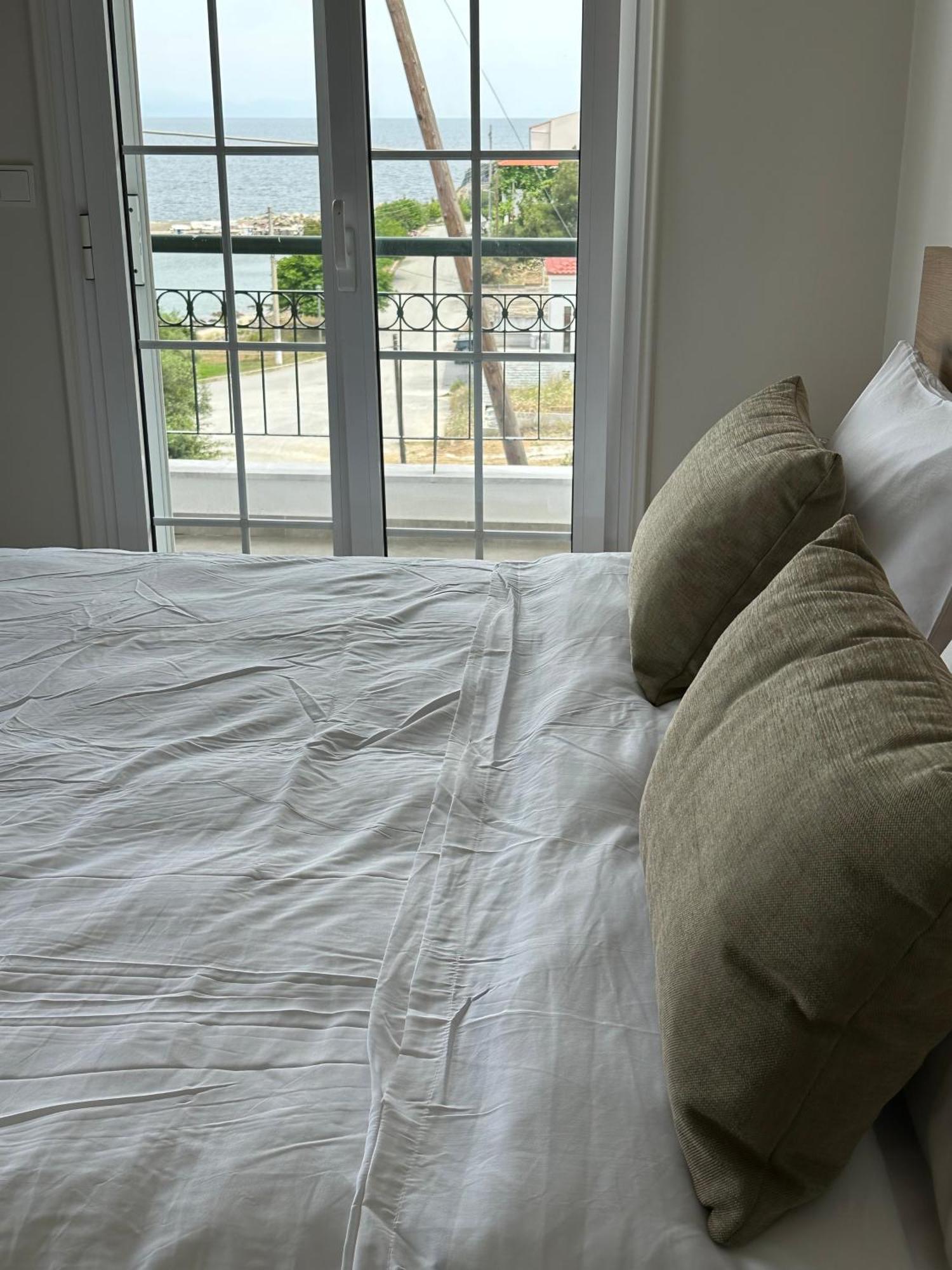 Villa Eleni Greece - Wonderful Sea View Studios Nea Roda Buitenkant foto
