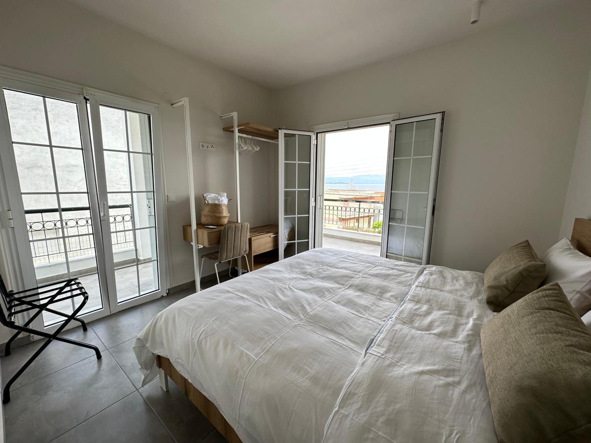 Villa Eleni Greece - Wonderful Sea View Studios Nea Roda Buitenkant foto