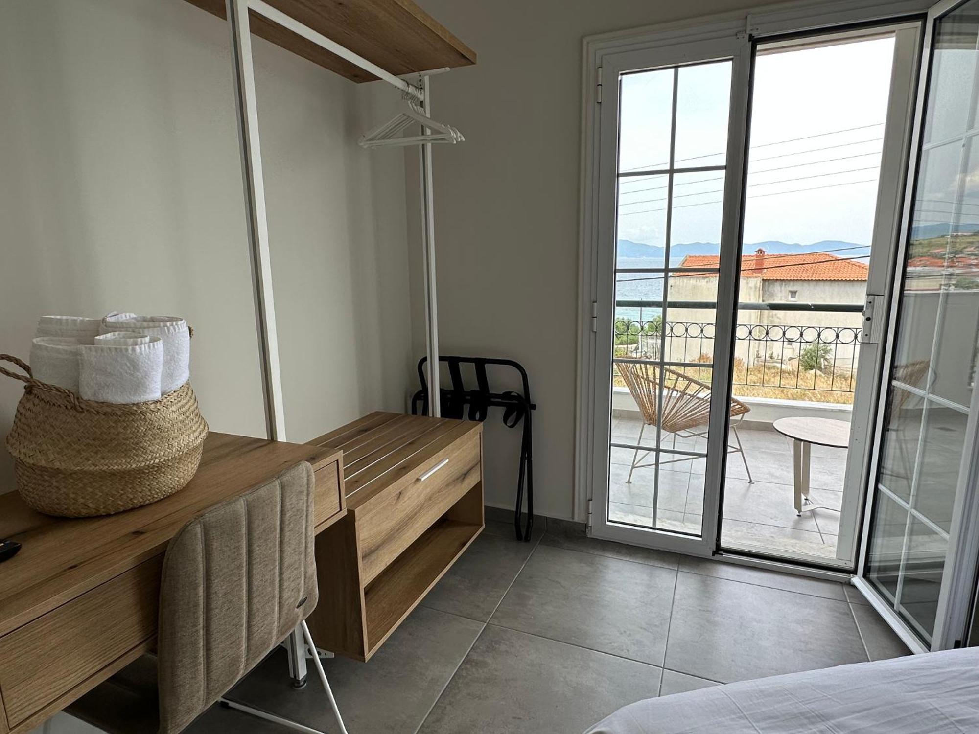 Villa Eleni Greece - Wonderful Sea View Studios Nea Roda Buitenkant foto