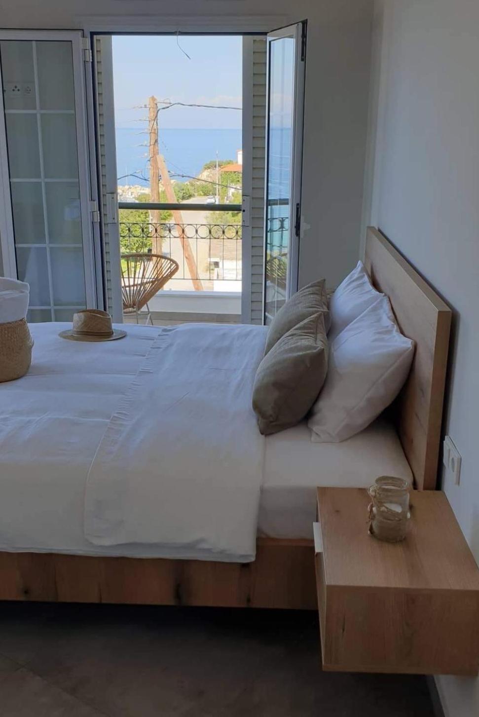 Villa Eleni Greece - Wonderful Sea View Studios Nea Roda Buitenkant foto